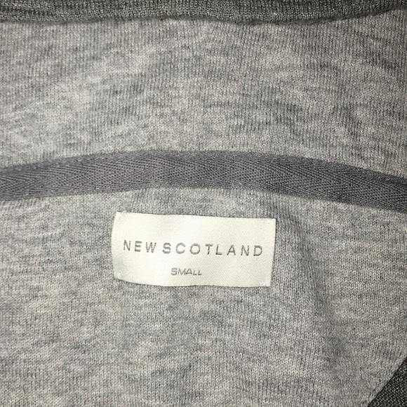 Long sleeve with hood - Picture 4 of 4